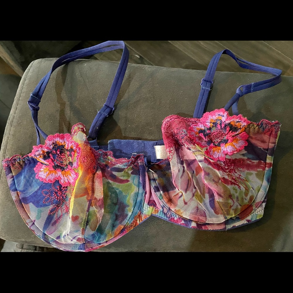 Victoria’s Secret bra with lace